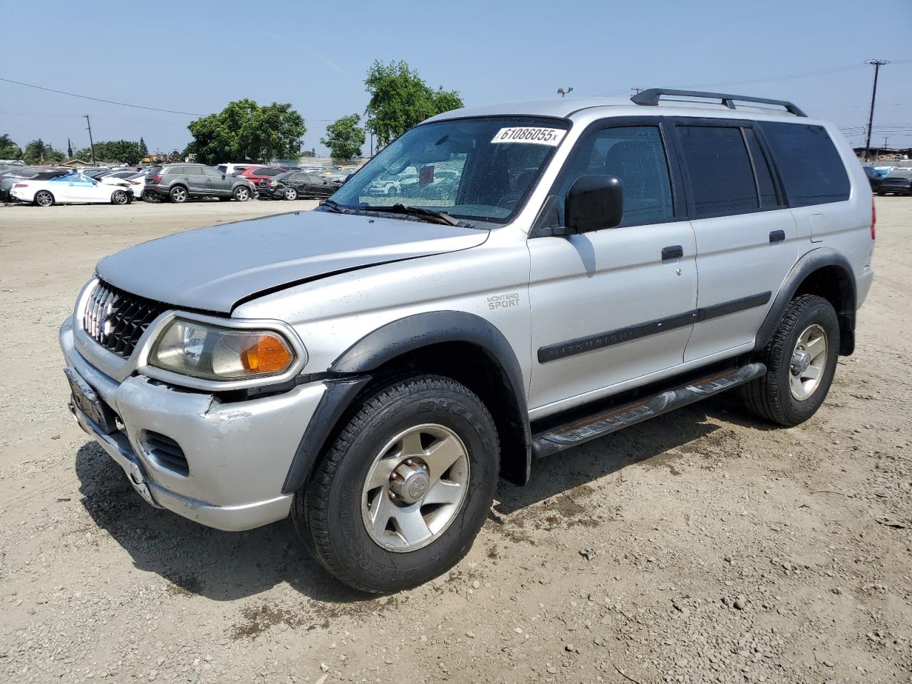 2003 Mitsubishi Montero Sport Es продається в Los Angeles, CA - Front End