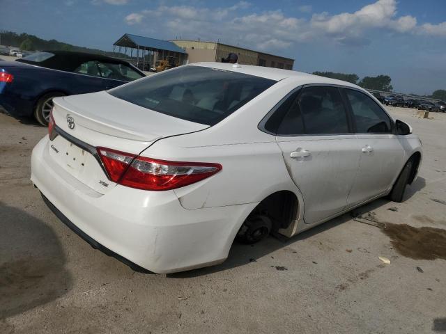 Sedans TOYOTA CAMRY 2015 Biały