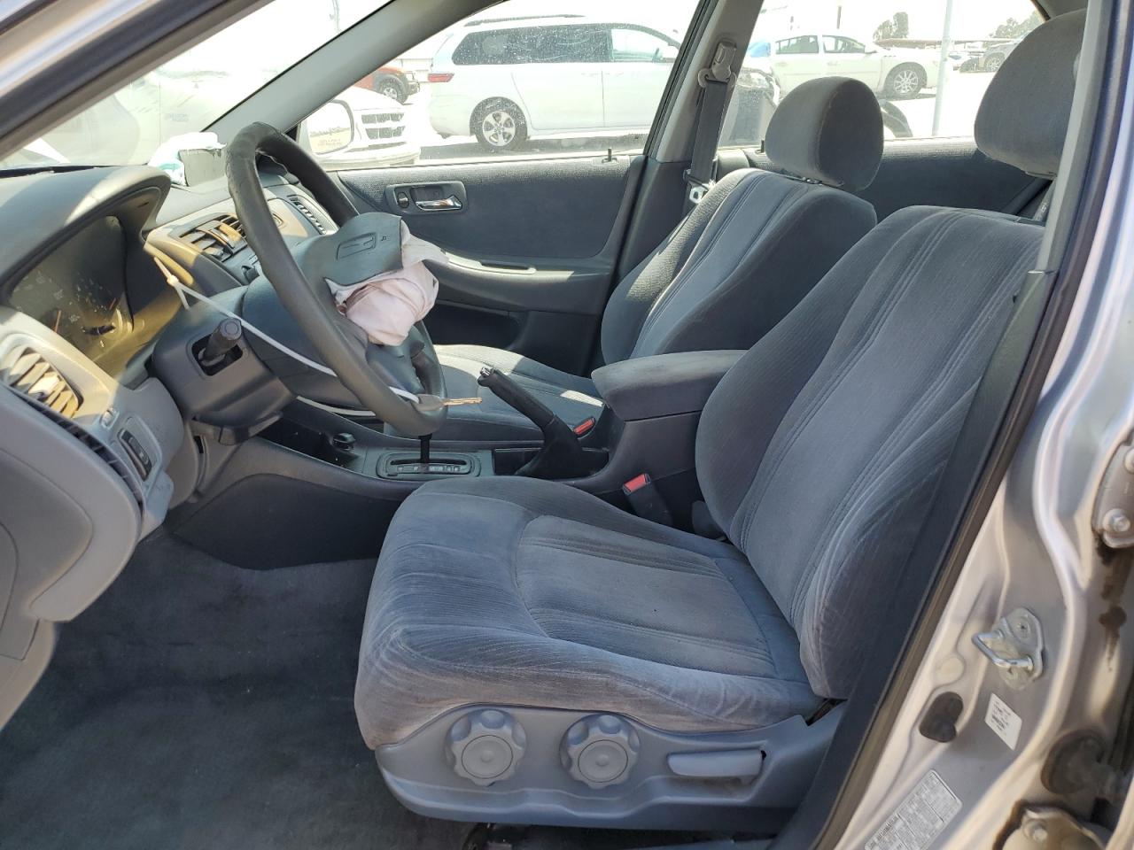 2000 Honda Accord Lx VIN: 1HGCG6656YA131035 Lot: 62531435