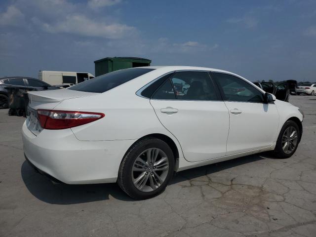  TOYOTA CAMRY 2015 Biały