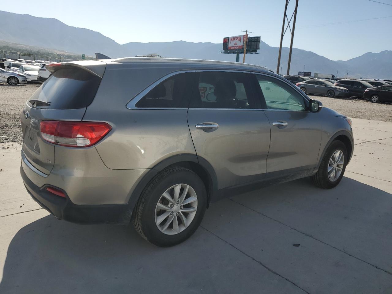 KIA SORENTO 2016 VIN 5XYPG4A39GG010699 фото 3