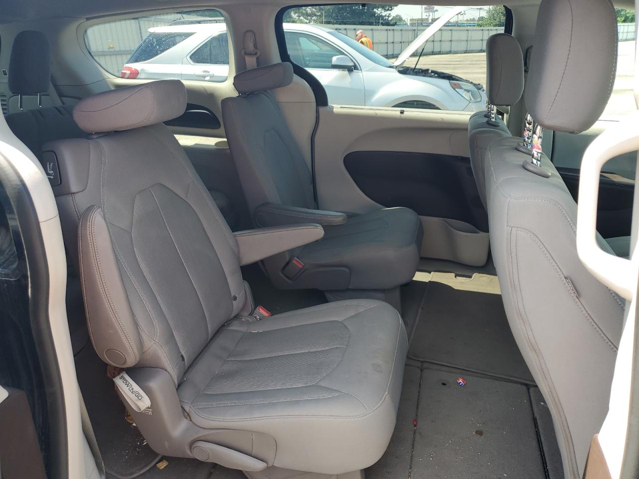 2020 Chrysler Pacifica Touring VIN: 2C4RC1FGXLR192126 Lot: 62570205