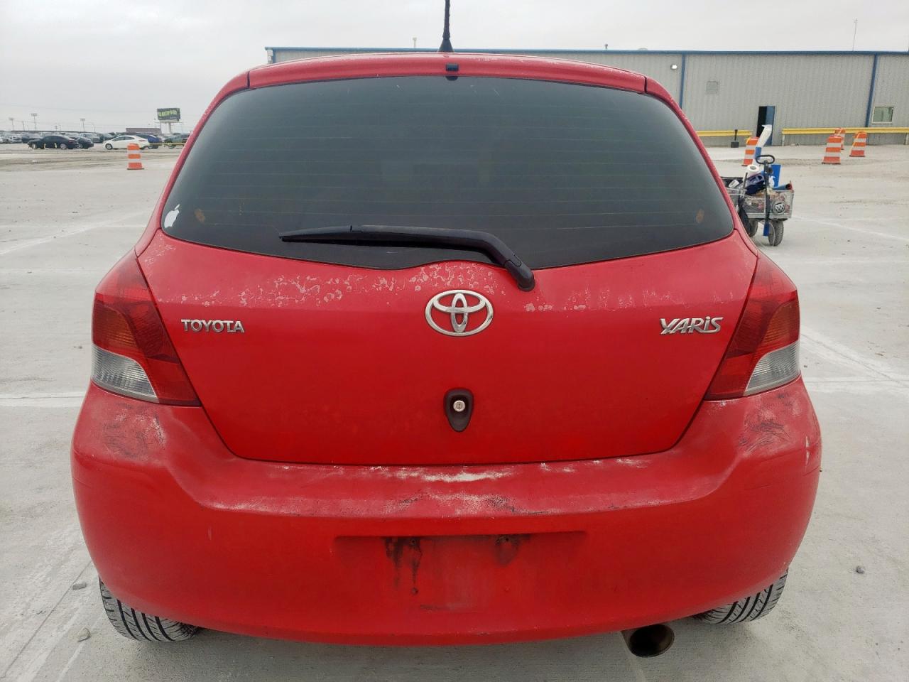 2009 Toyota Yaris VIN: JTDJT903495262243 Lot: 58841975