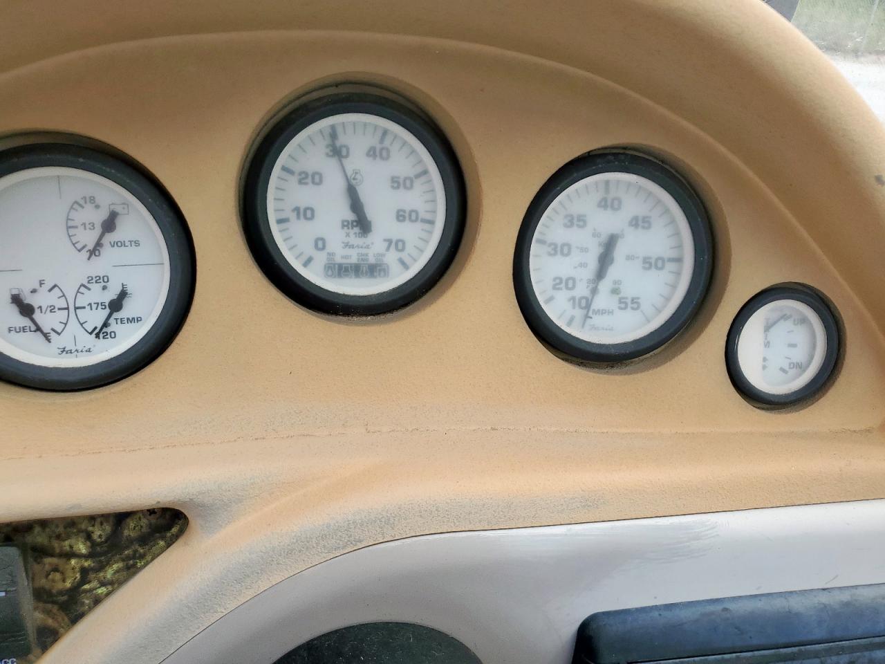 FOUR WINNS FISH AND S 2002 VIN GFNML108B202 zdjęcie 8
