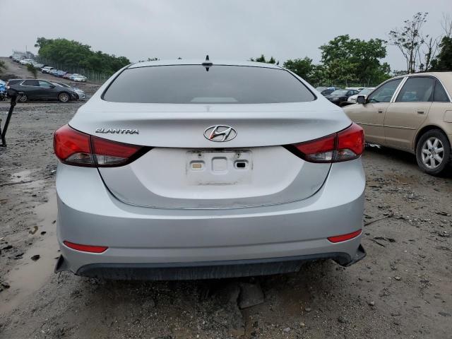 Sedans HYUNDAI ELANTRA 2016 Srebrny