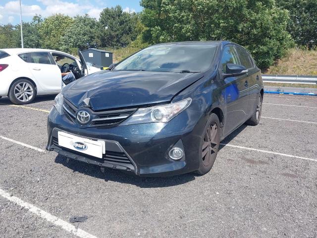 TOYOTA AURIS ICON 2015