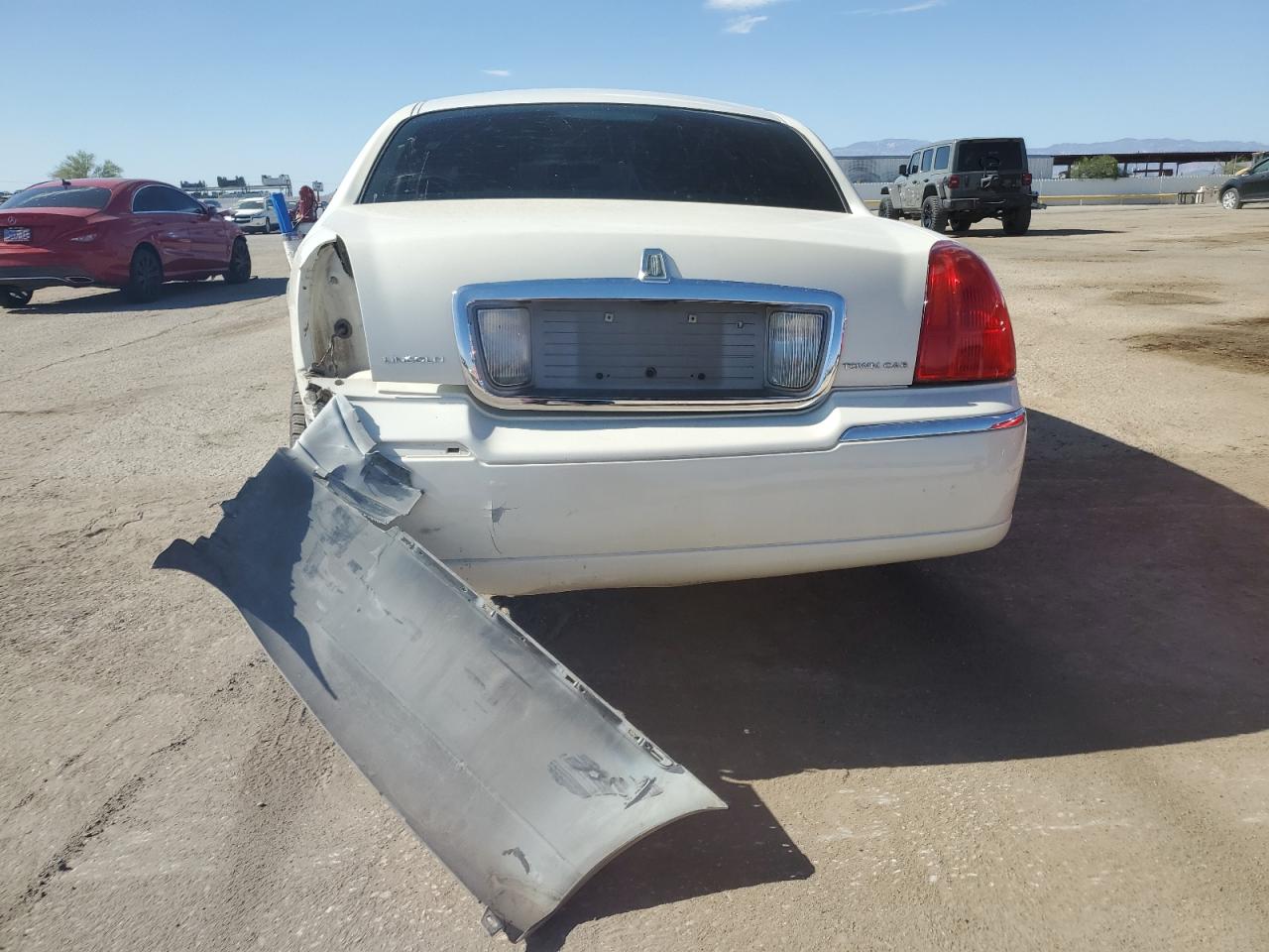 2003 Lincoln Town Car Executive VIN: 1LNHM81W43Y703871 Lot: 62317415