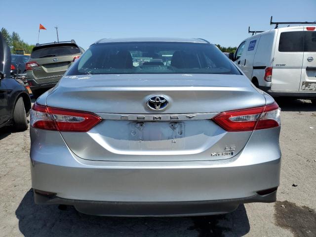  TOYOTA CAMRY 2018 Srebrny