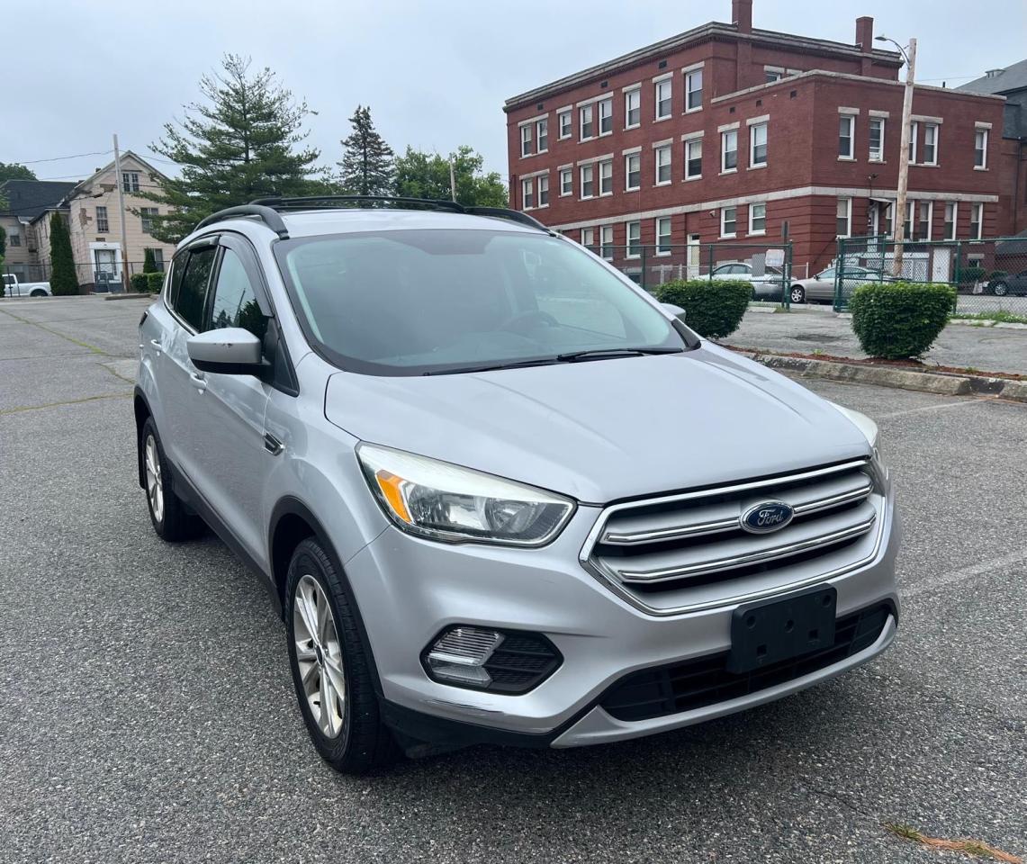 VIN: 1FMCU9GD4JUB01319 2018 FORD ESCAPE