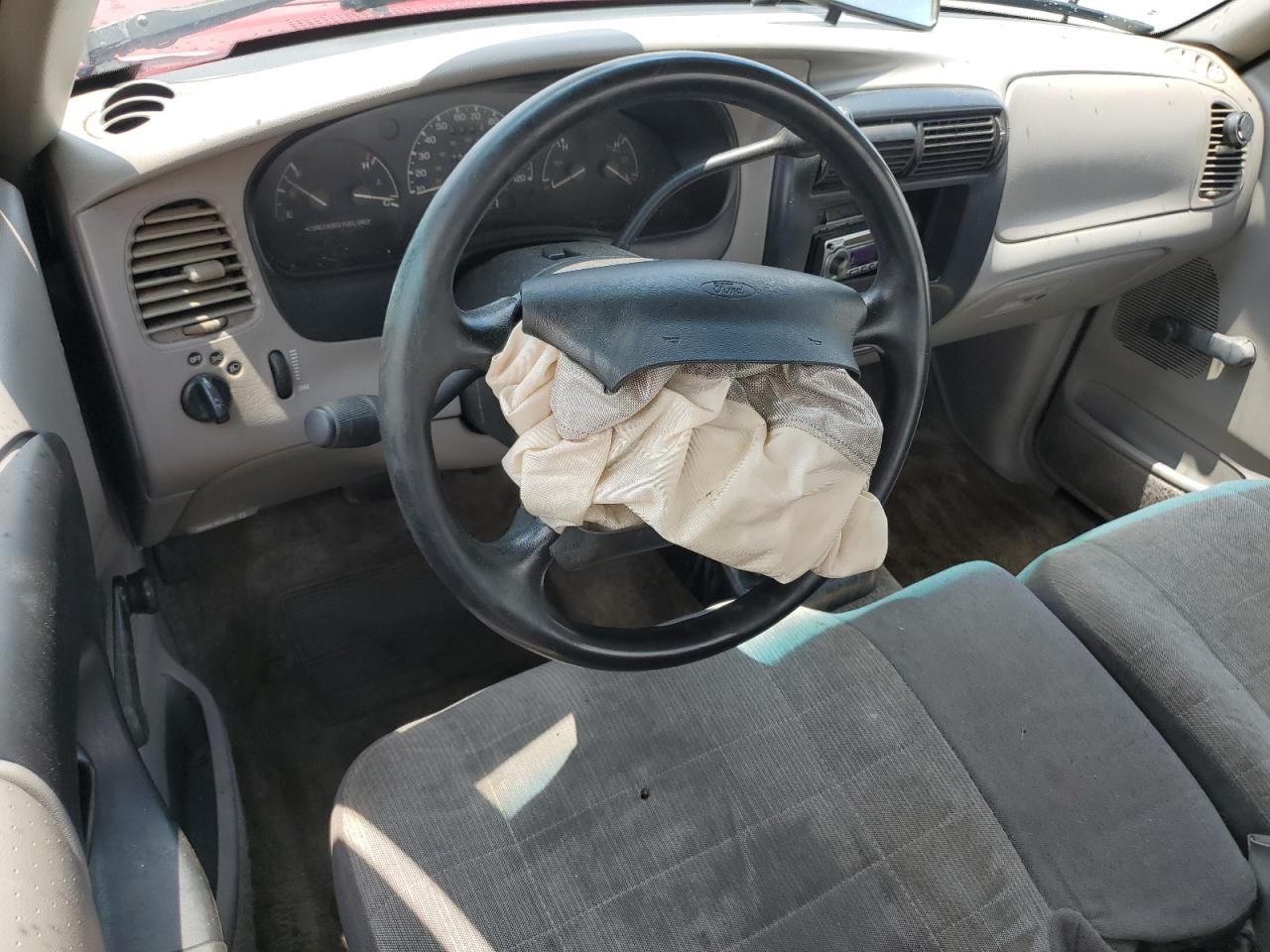1996 Ford Ranger VIN: 1FTCR10A5TUA63142 Lot: 62857345