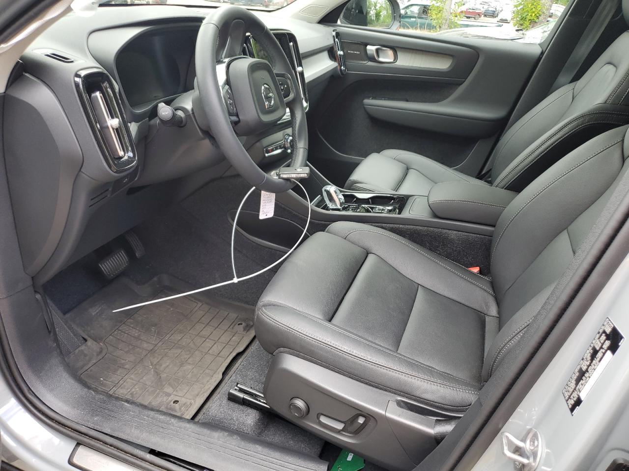 2024 Volvo Xc40 Plus VIN: YV4L12UL6R2352122 Lot: 62886825