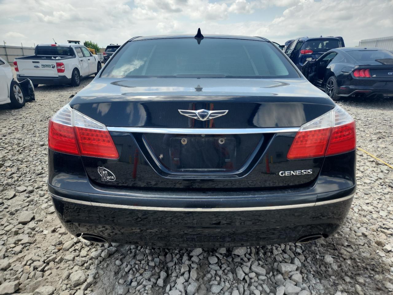2011 Hyundai Genesis 3.8L VIN: KMHGC4DE8BU114693 Lot: 61818655
