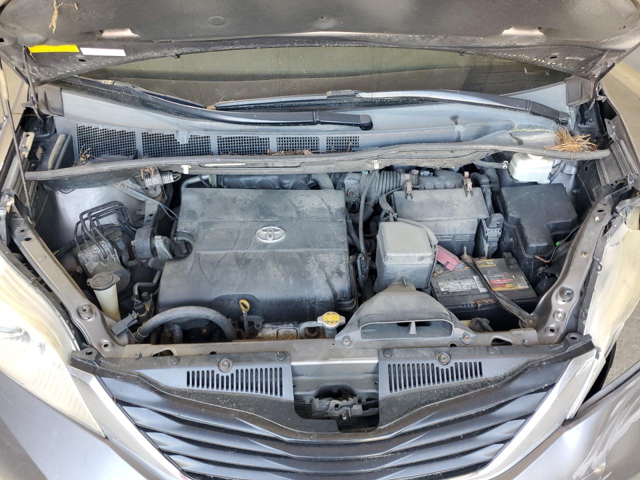 2011 Toyota Sienna Le VIN: 5TDJK3DC2BS008105 Lot: 62466155