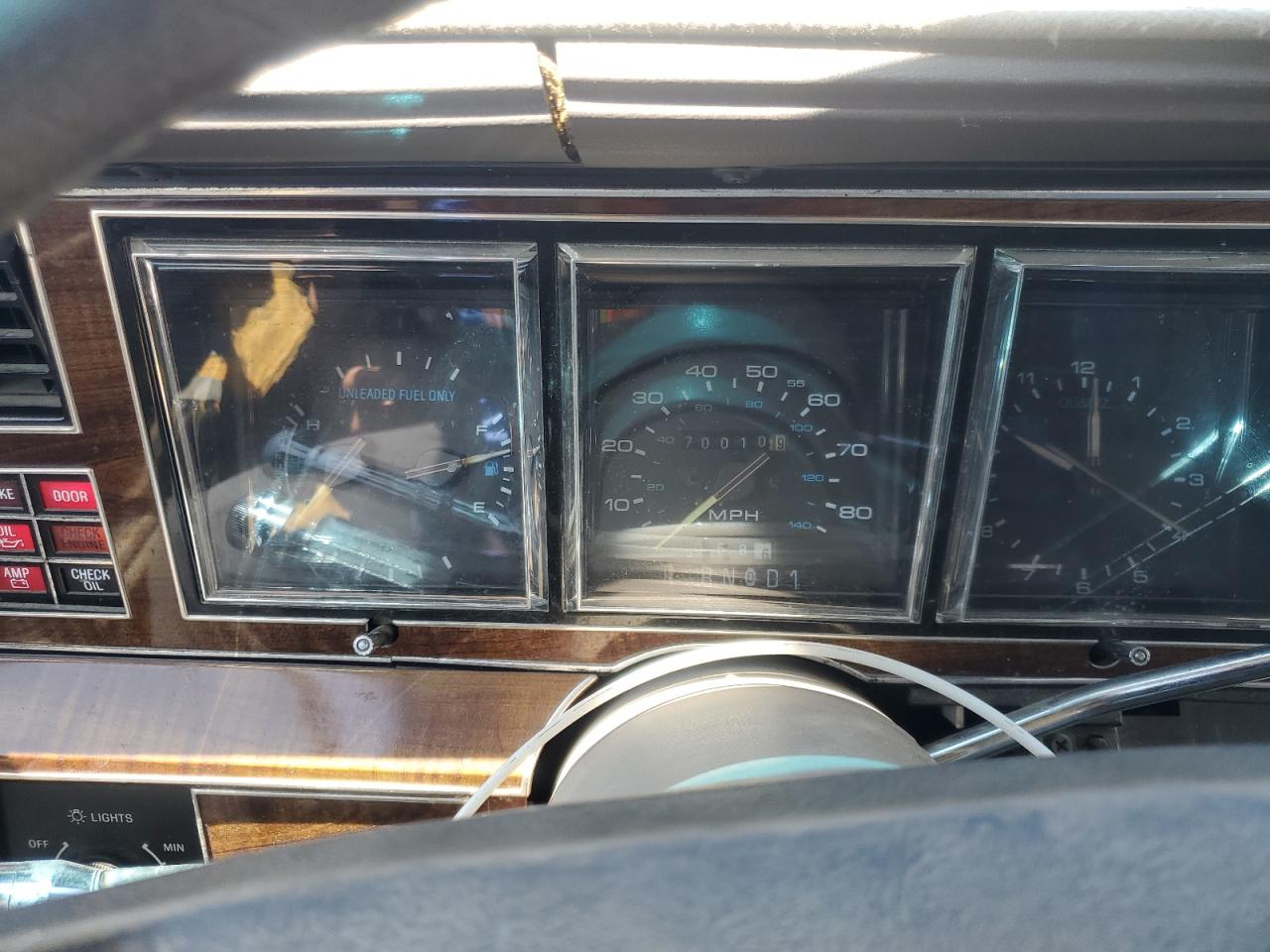 1989 Lincoln Town Car VIN: 1LNBM81F0KY719814 Lot: 61096835
