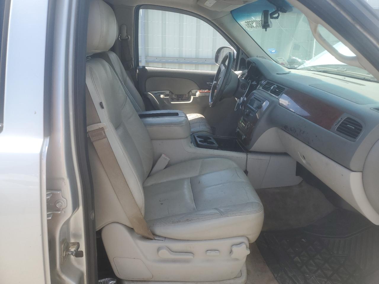 2013 Chevrolet Suburban C1500 Lt VIN: 1GNSCJE06DR118576 Lot: 61928635