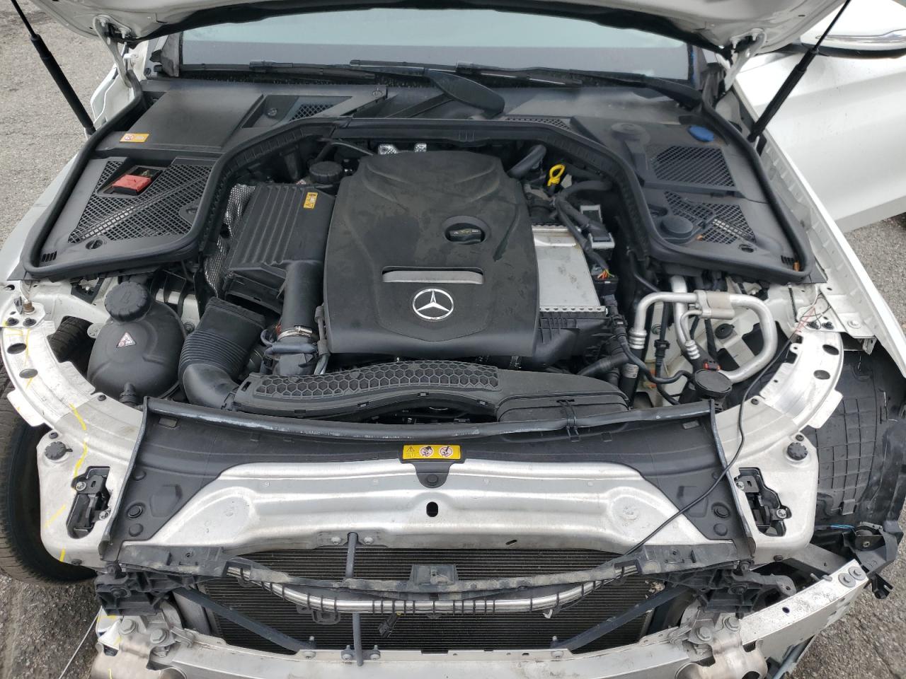 2015 Mercedes-Benz C 300 VIN: 55SWF4JB1FU053525 Lot: 57642055