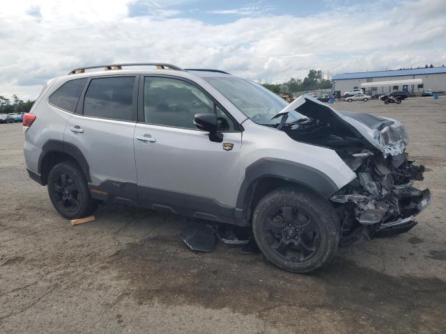  SUBARU FORESTER 2022 Серебристый
