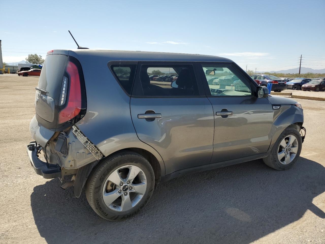 KIA SOUL 2018 VIN KNDJN2A23J7583626 photo 3
