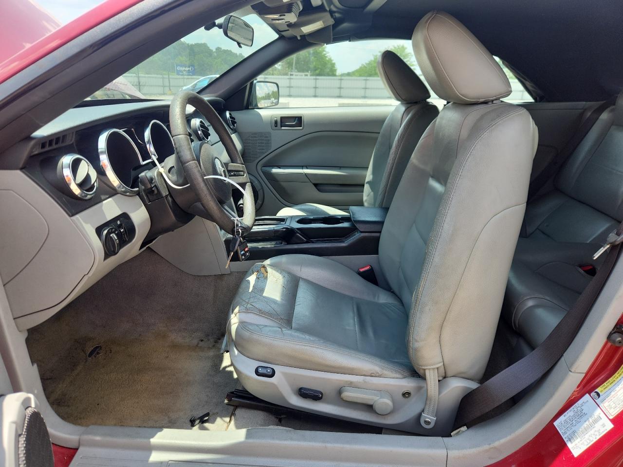 2005 Ford Mustang VIN: 1ZVFT84N455187062 Lot: 61953205