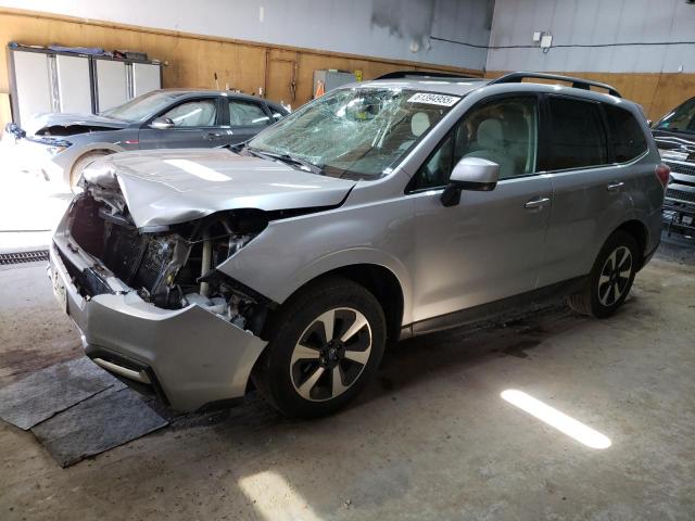  SUBARU FORESTER 2017 Srebrny