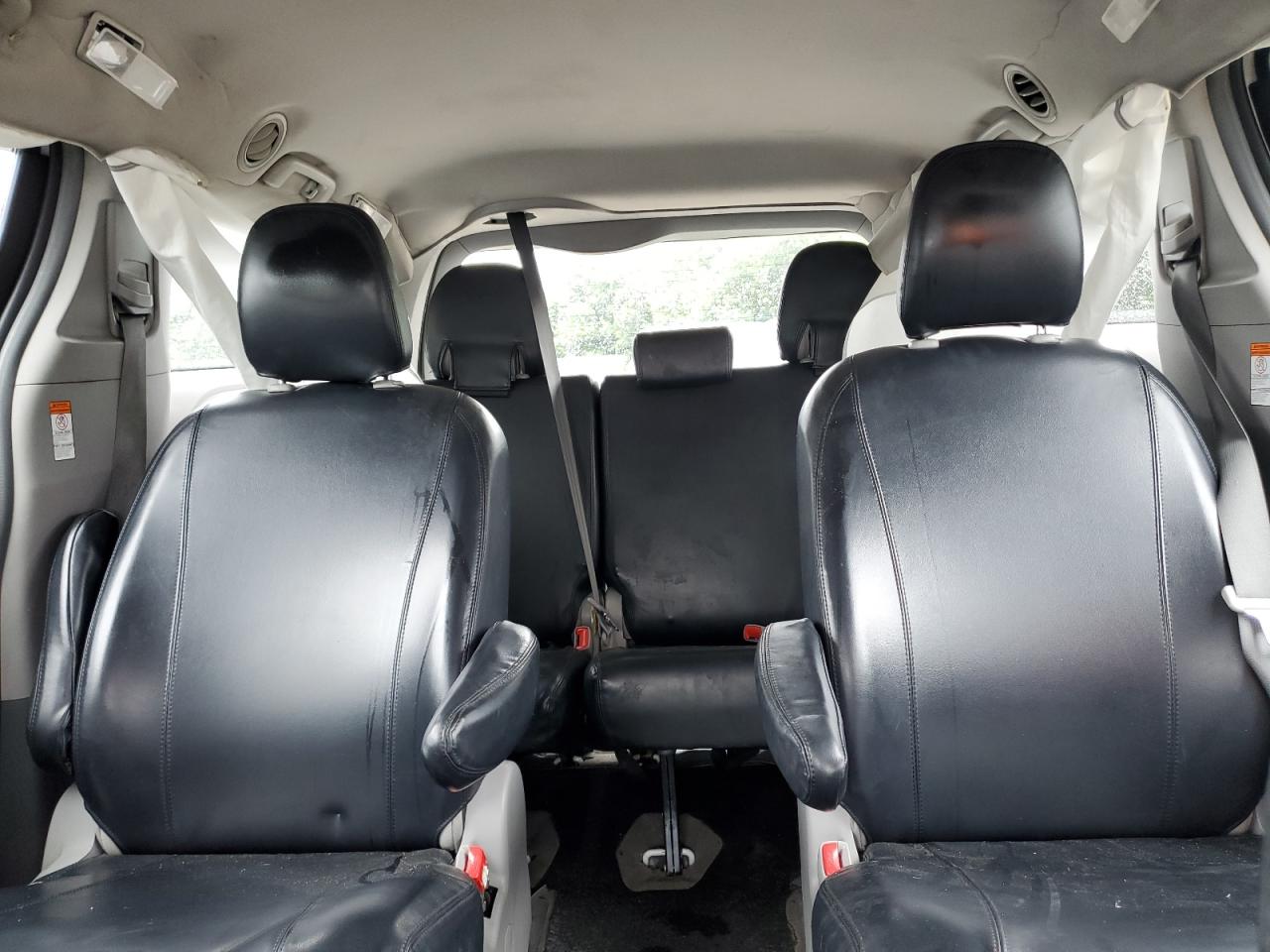 TOYOTA SIENNA 2018 VIN 5TDZZ3DC4JS943140 фото 10