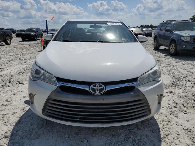  TOYOTA CAMRY 2015 Biały