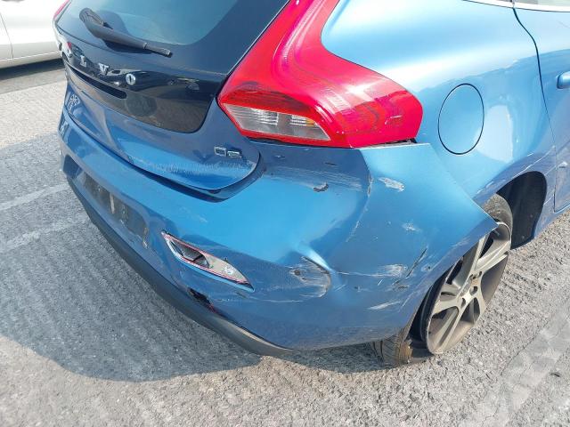 2015 VOLVO V40 SE LUX
