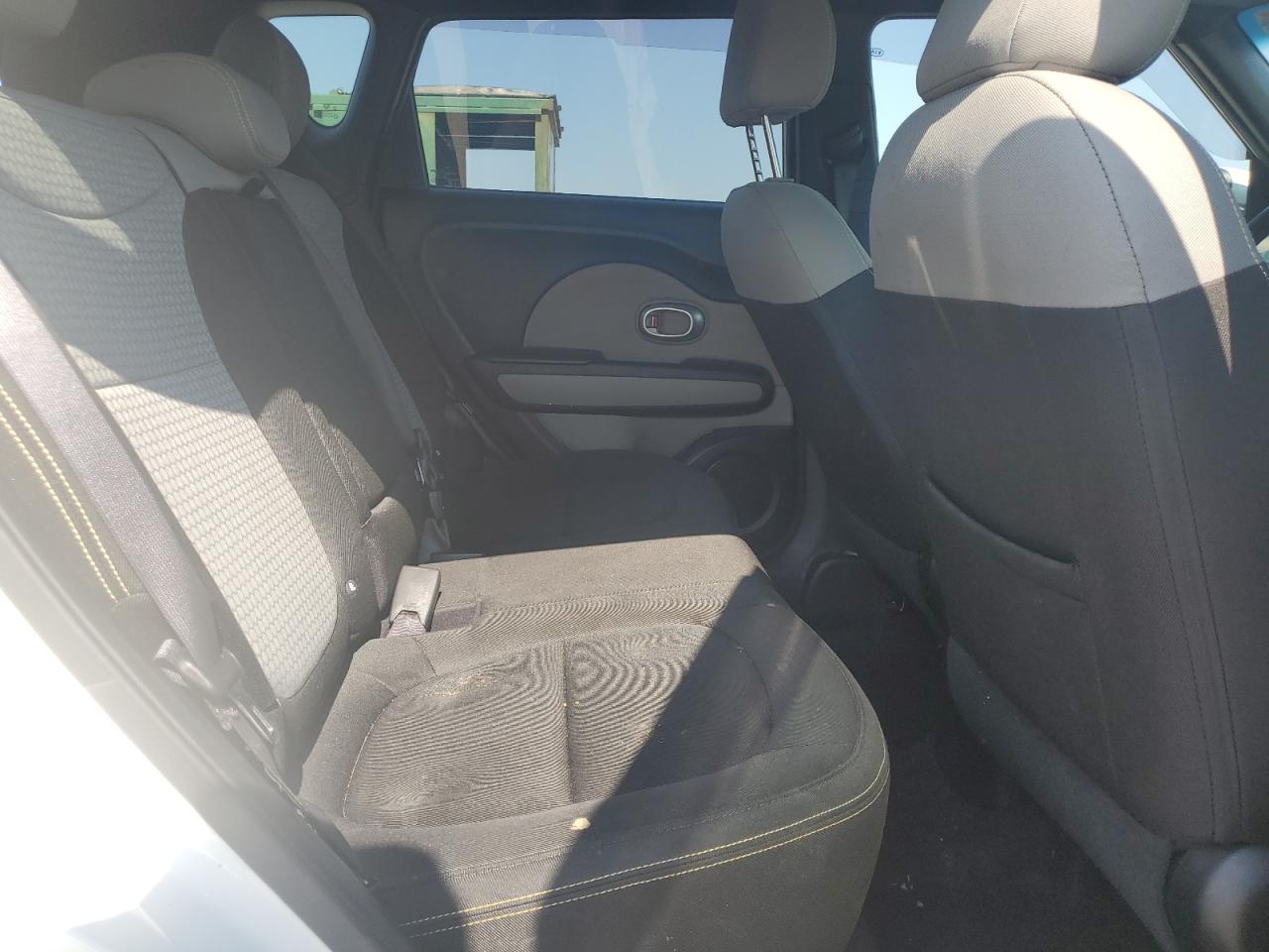 2016 Kia Soul + VIN: KNDJP3A59G7388326 Lot: 62599895