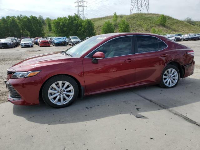  TOYOTA CAMRY 2018 Червоний