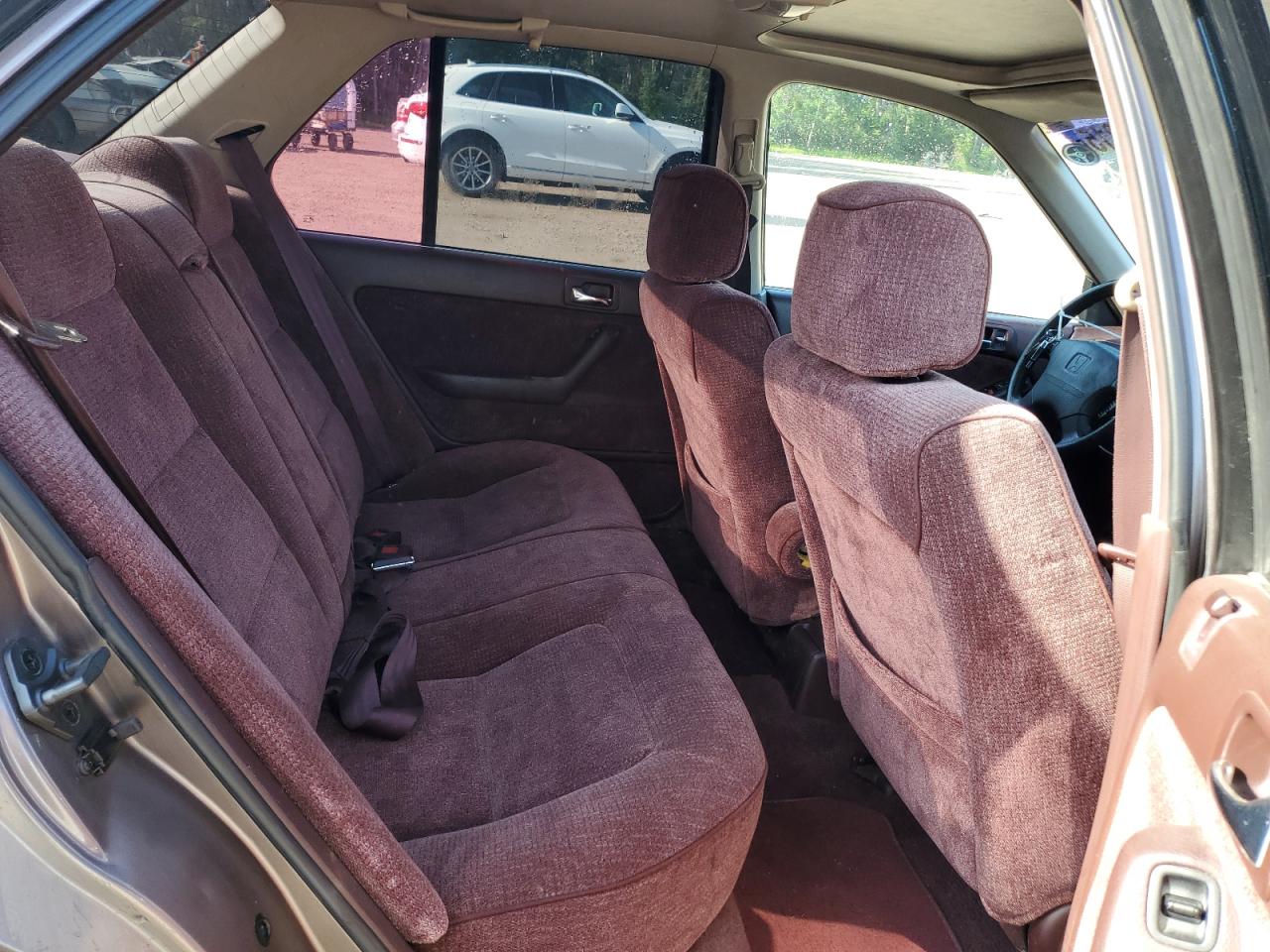 1992 Honda Accord Ex VIN: 1HGCB7673NA130331 Lot: 60263315
