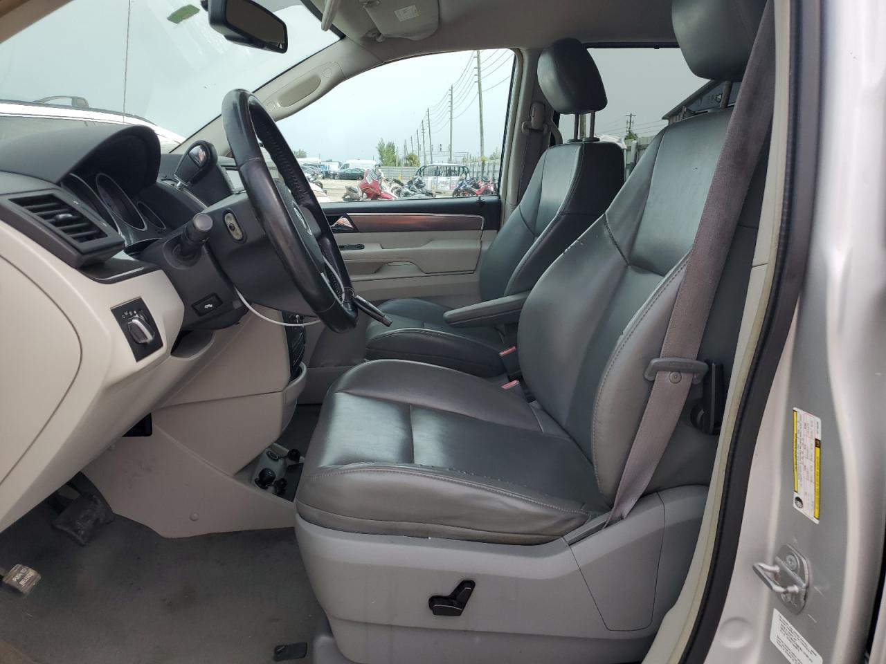 2010 Volkswagen Routan Se VIN: 2V4RW3D10AR199395 Lot: 59429845