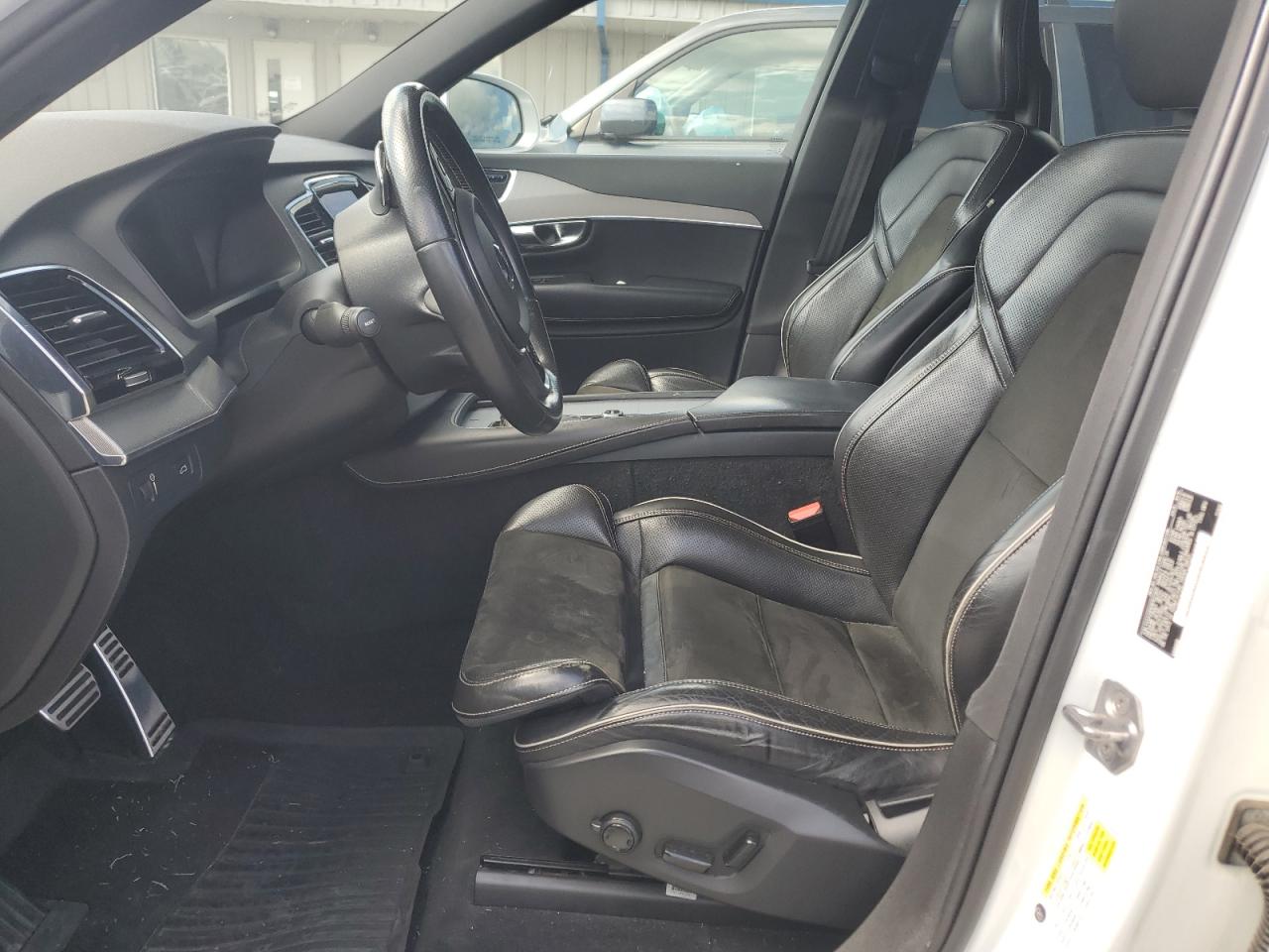 2016 Volvo Xc90 T6 VIN: YV4A22PM1G1037935 Lot: 63140535