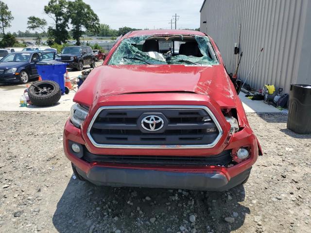  TOYOTA TACOMA 2017 Czerwony