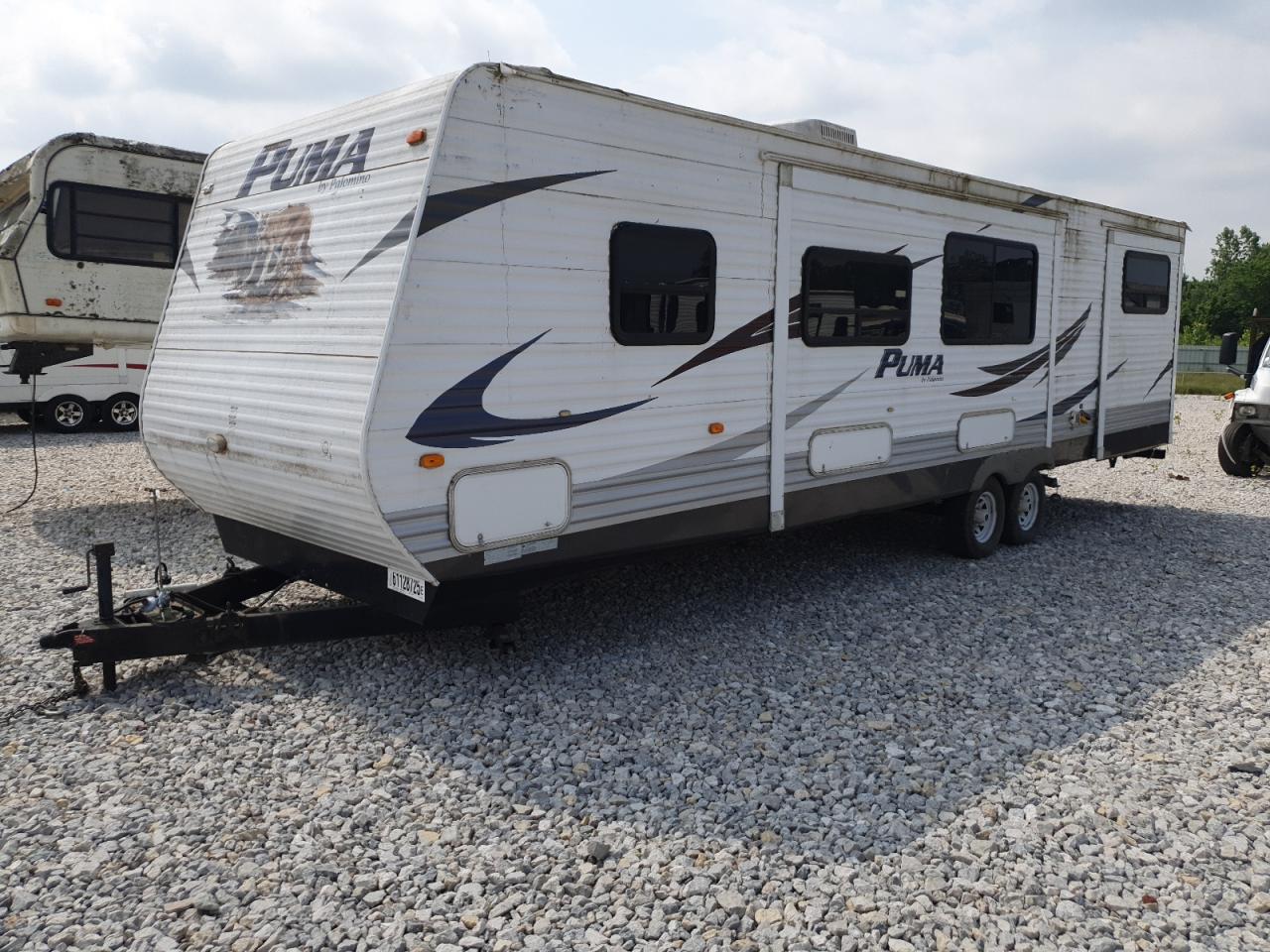 PUMA M28DB 2010 VIN 4X4TPUG26AP025382 photo 2