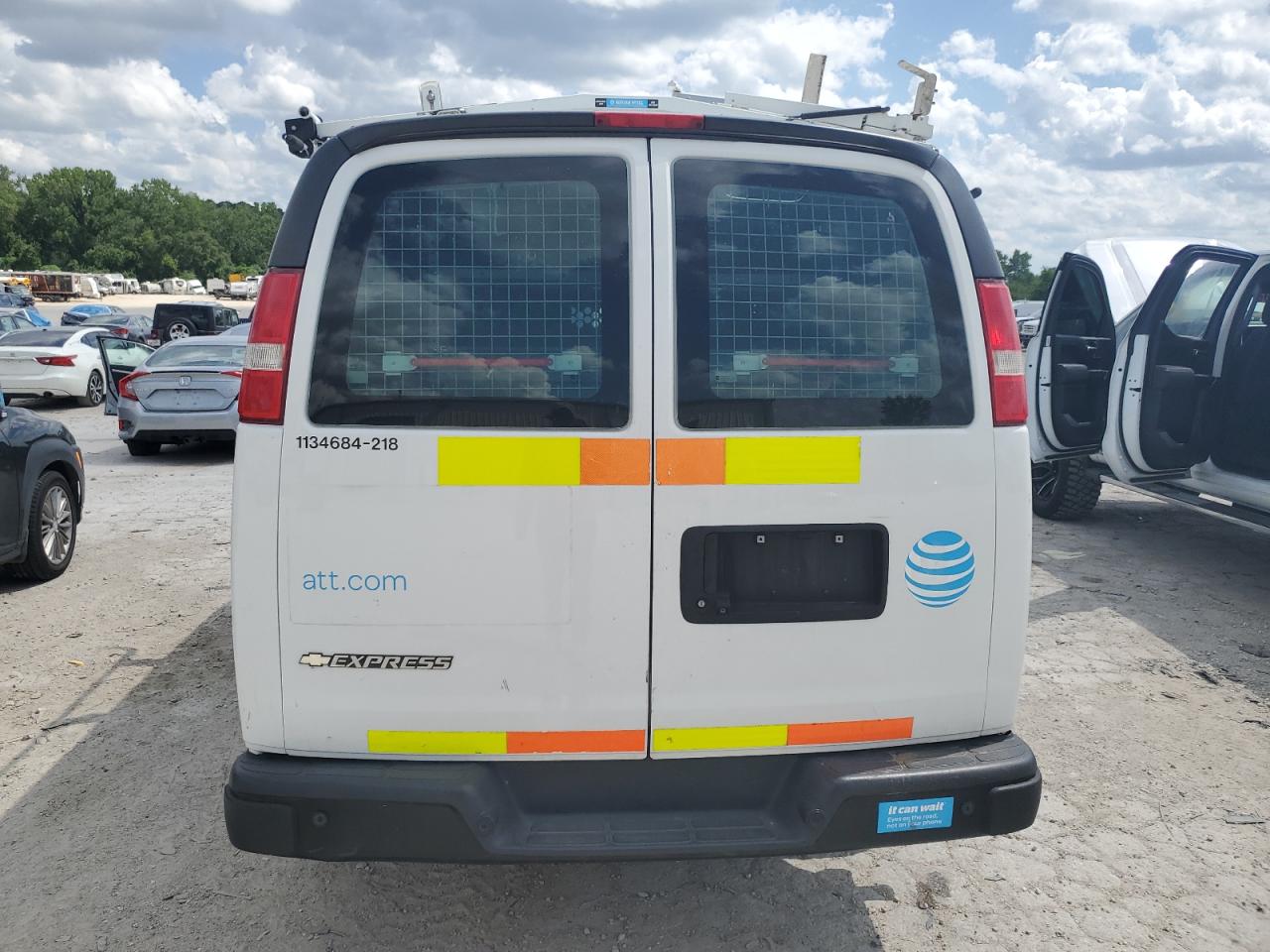 CHEVROLET EXPRESS 2018 VIN 1GCWGAFP8J1180209 zdjęcie 6