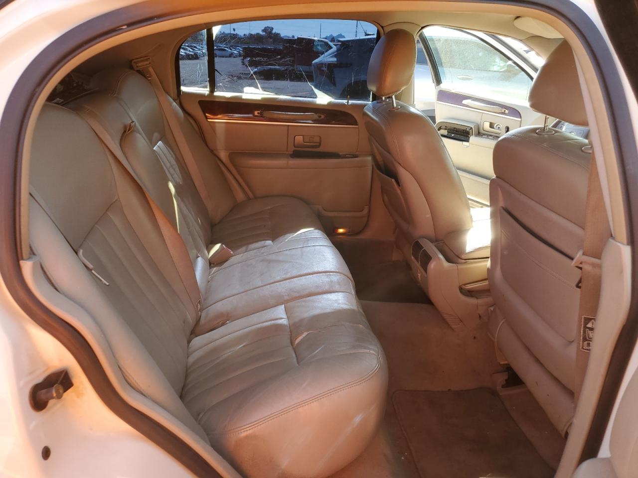 2003 Lincoln Town Car Executive VIN: 1LNHM81W43Y703871 Lot: 62317415