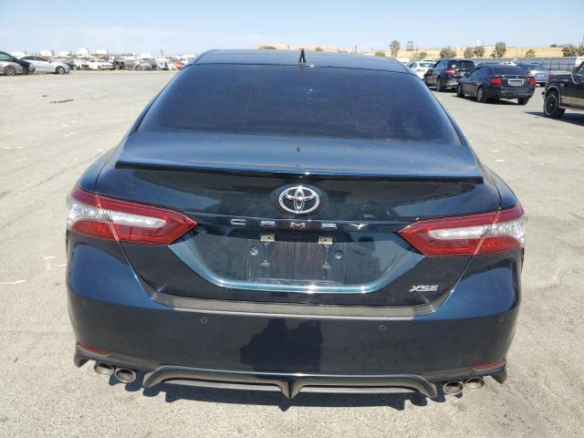  TOYOTA CAMRY 2018 Granatowy