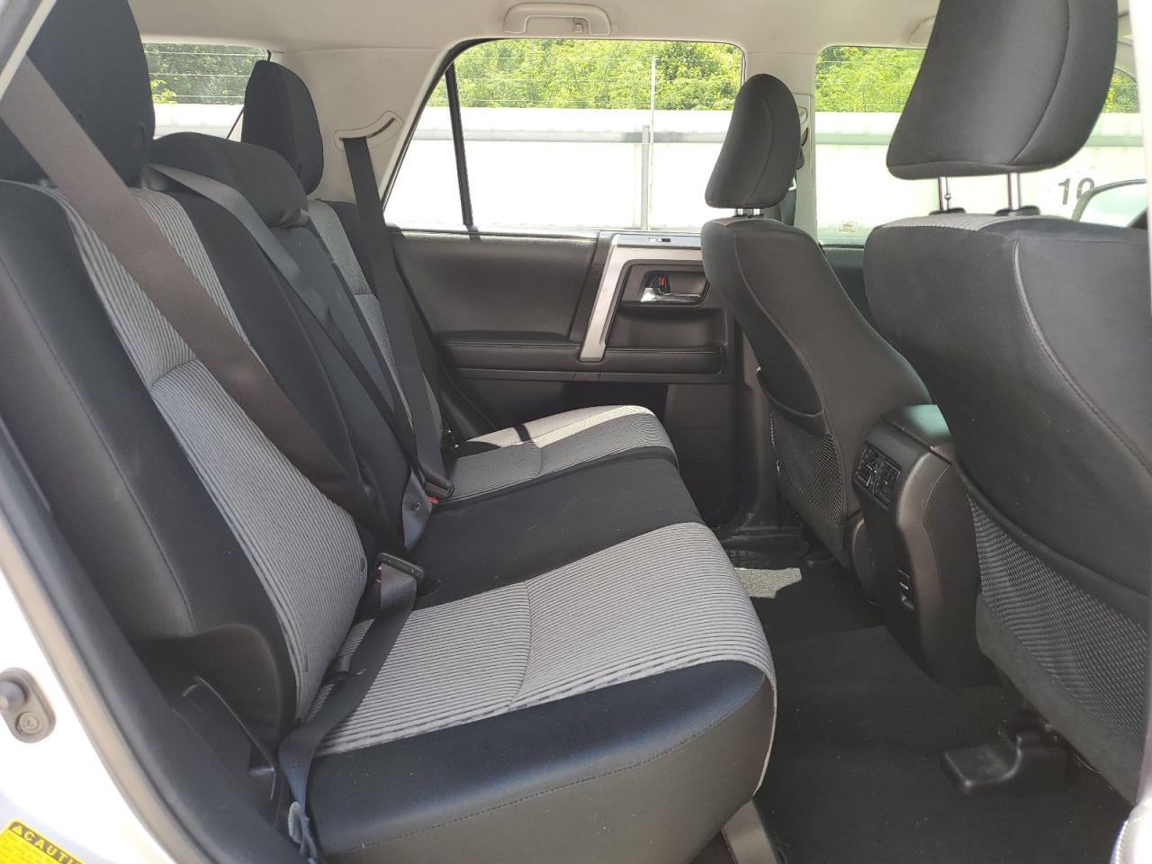 2015 Toyota 4Runner Sr5/Sr5 Premium VIN: JTEBU5JR8F5260192 Lot: 62121055