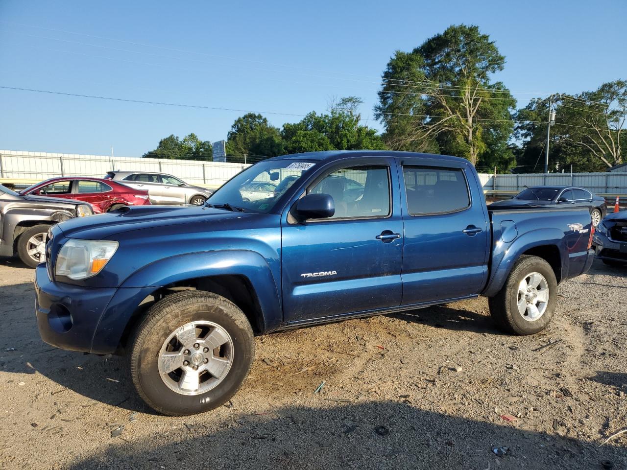 2005 Toyota Tacoma Double Cab იყიდება Chatham-ში, VA - Side