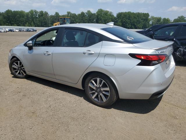  NISSAN VERSA 2020 Серебристый