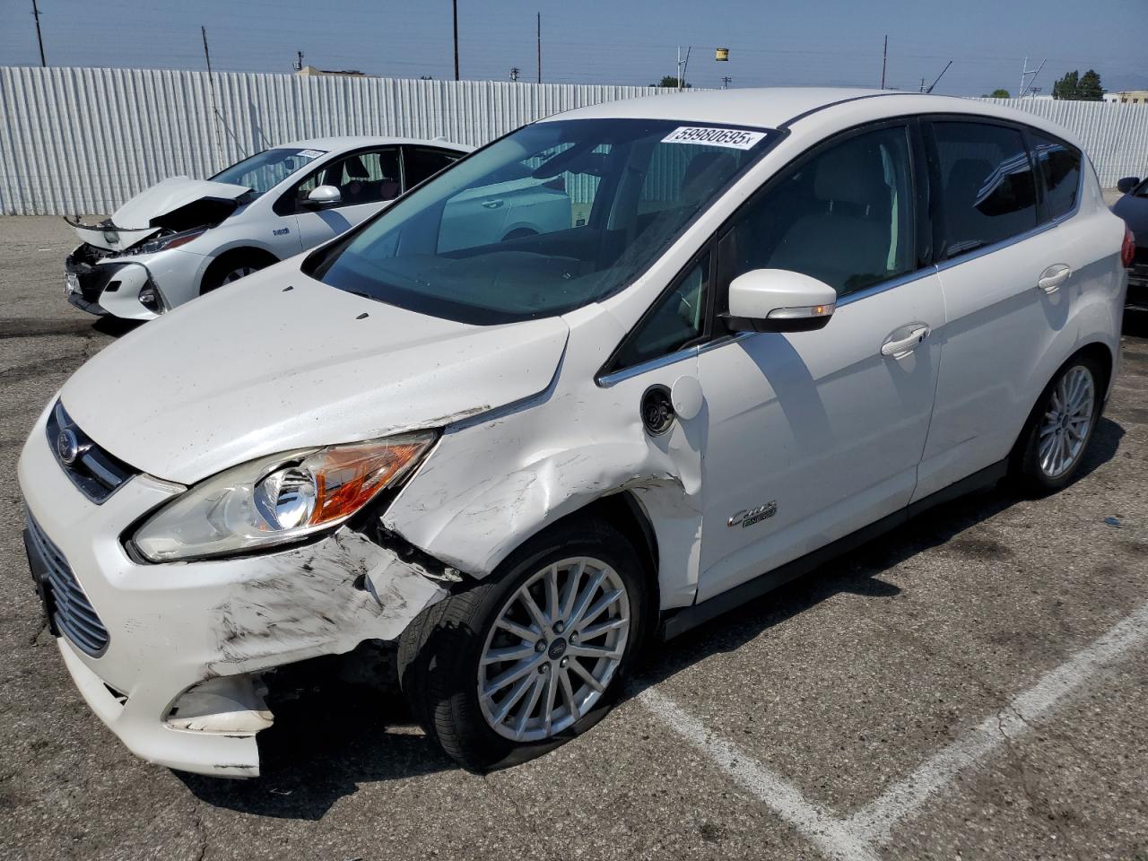 2015 Ford C-Max Premium Sel იყიდება Van Nuys-ში, CA - Front End