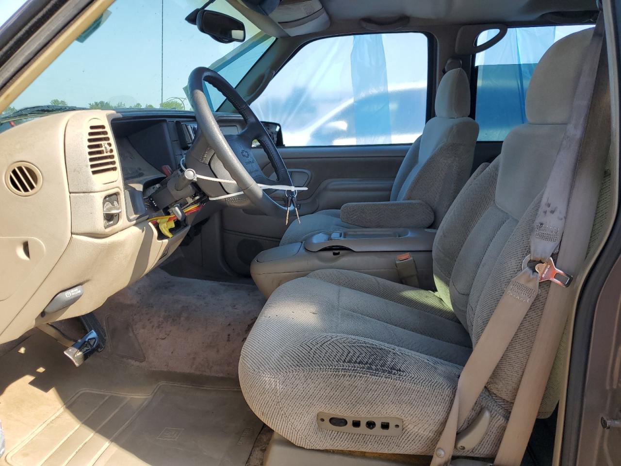 1997 Chevrolet Tahoe K1500 VIN: 1GNEK13R0VJ437926 Lot: 62457605