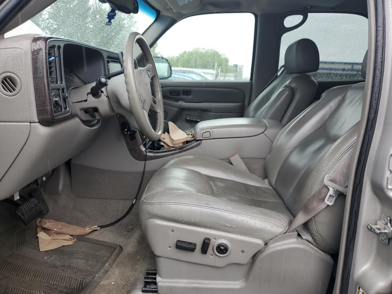 2005 GMC Yukon Denali VIN: 1GKEK63U35J266555 Lot: 62928035