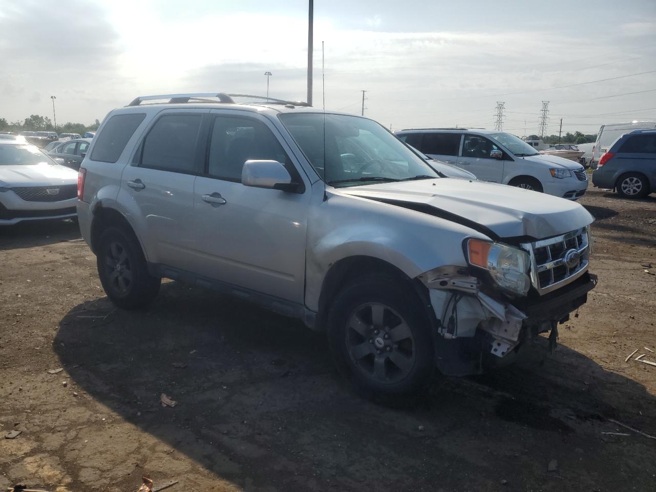 FORD ESCAPE 2009 VIN 1FMCU047X9KA02585 photo 4