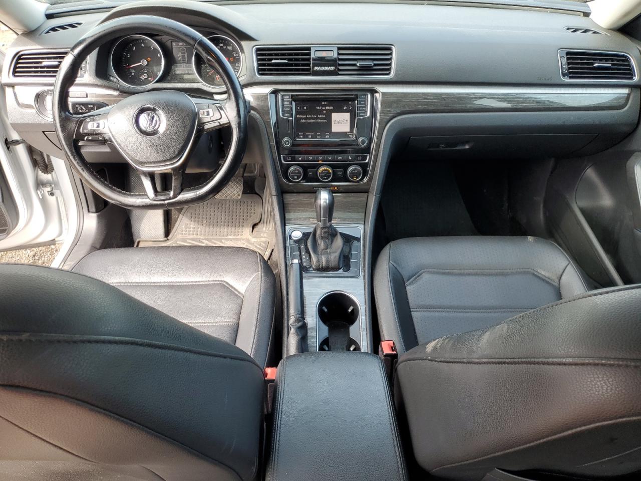 2018 Volkswagen Passat Se VIN: 1VWBA7A31JC015191 Lot: 61254745