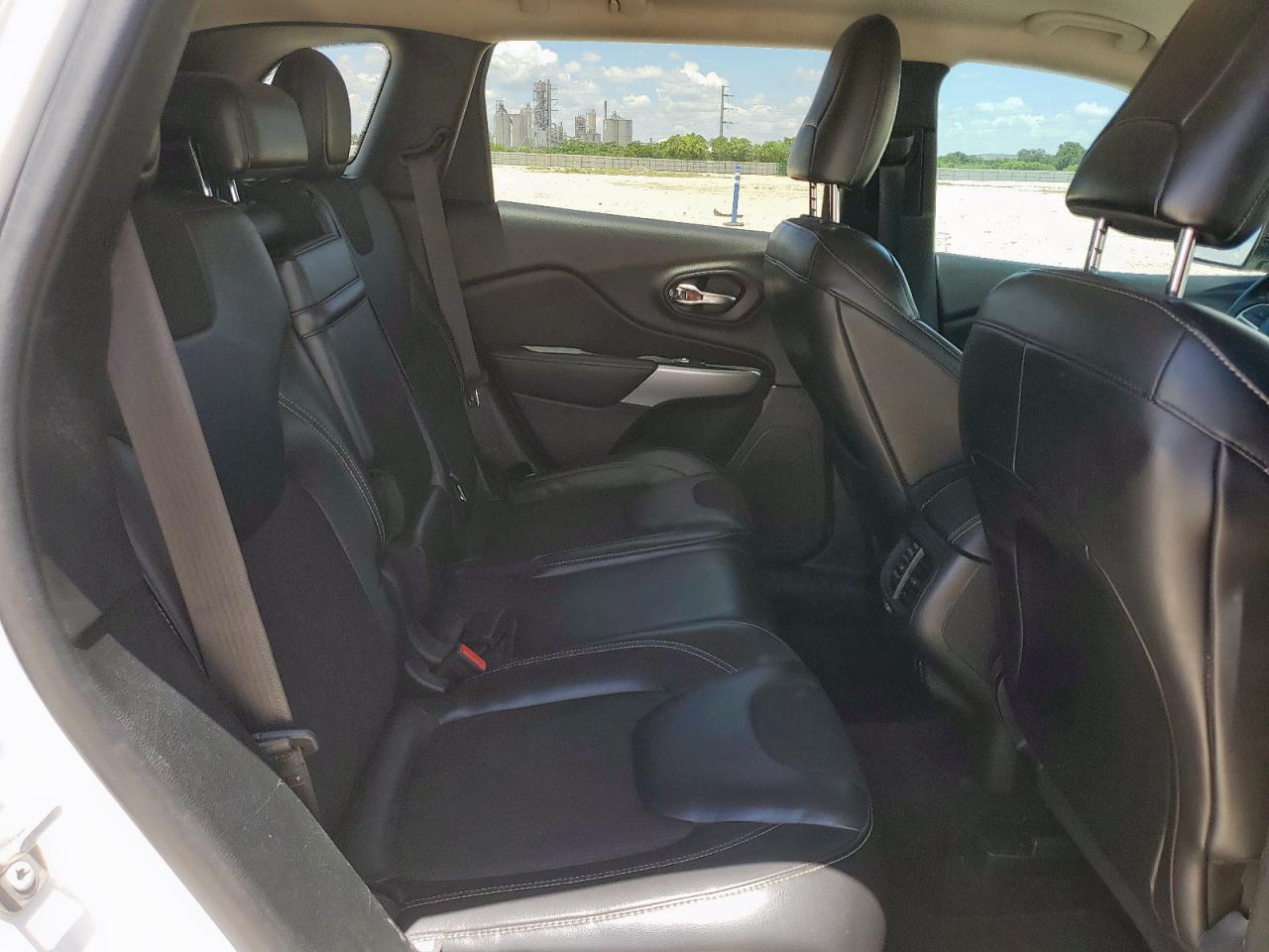 JEEP GRAND CHER 2018 VIN 1C4PJLLB5JD590670 фото 11