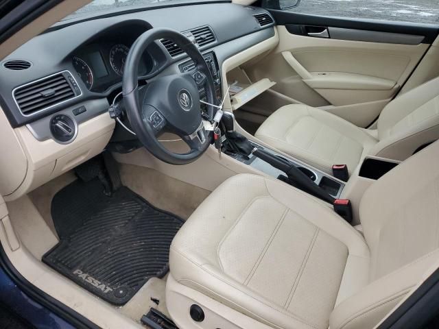 Sedans VOLKSWAGEN PASSAT 2014 Blue