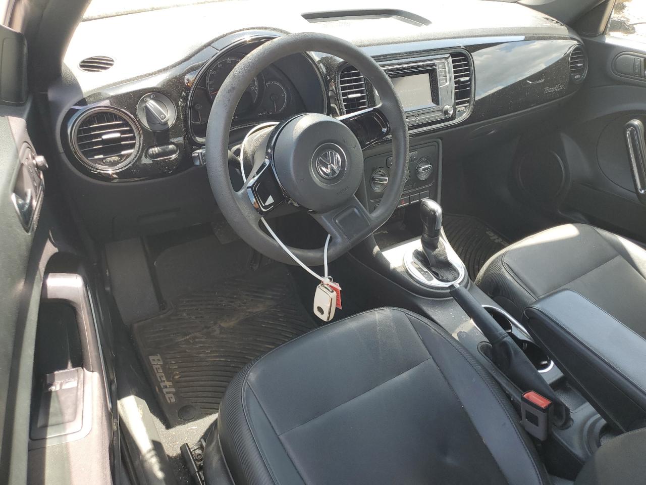 2017 Volkswagen Beetle 1.8T VIN: 3VWF17AT5HM627629 Lot: 62061025