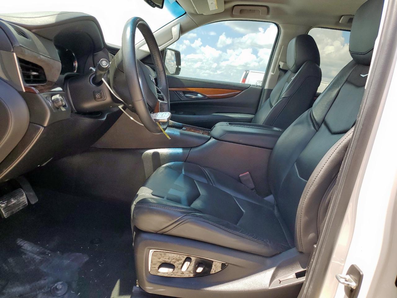 2018 Cadillac Escalade VIN: 1GYS3AKJXJR141029 Lot: 61751855