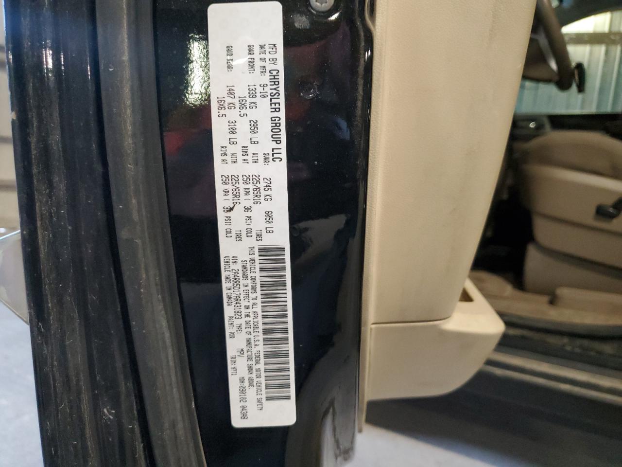 2A4RR5D17AR431823 2010 Chrysler Town & Country Touring